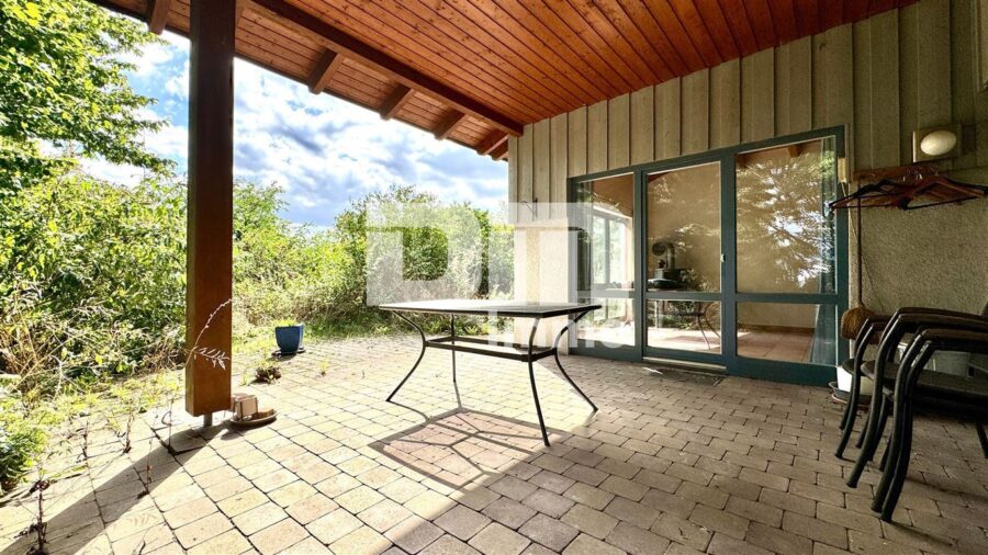 Zwei hochwertige Premium Doppelhaushälften im Paket auf großem Gewerbegrundstück - Haus 1 Terrasse überdacht